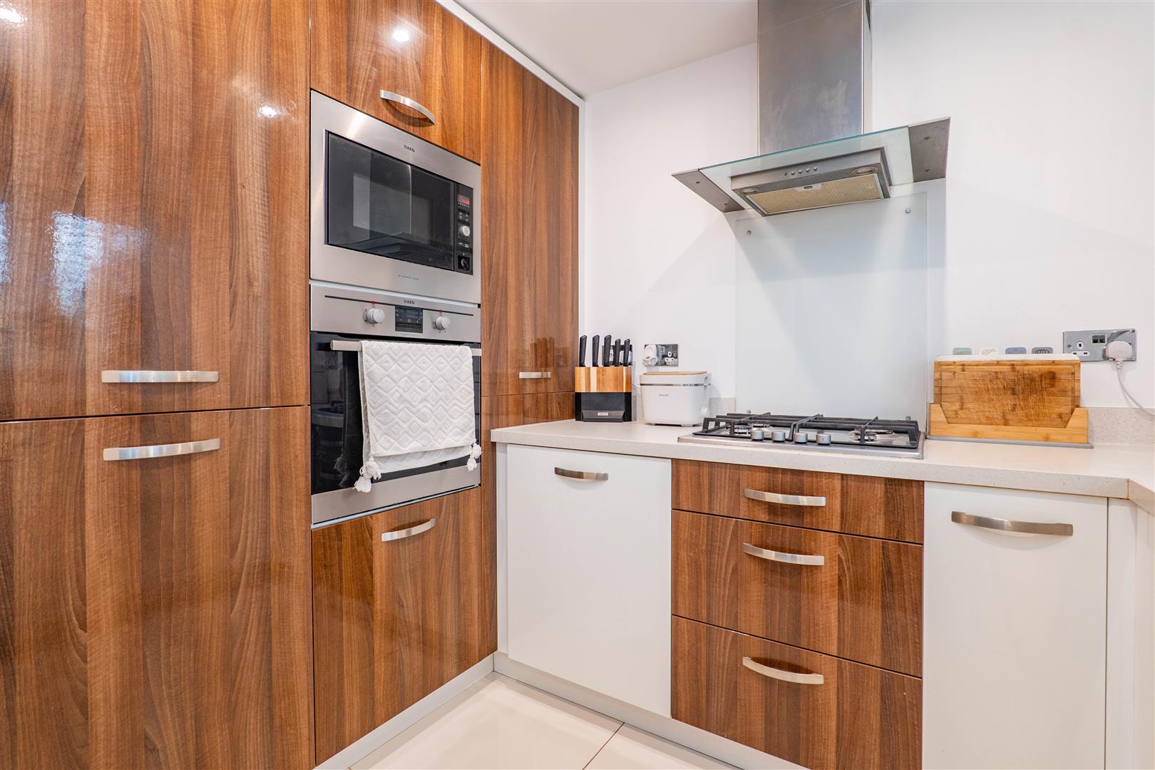 2 bed property in Main Street, Chorley